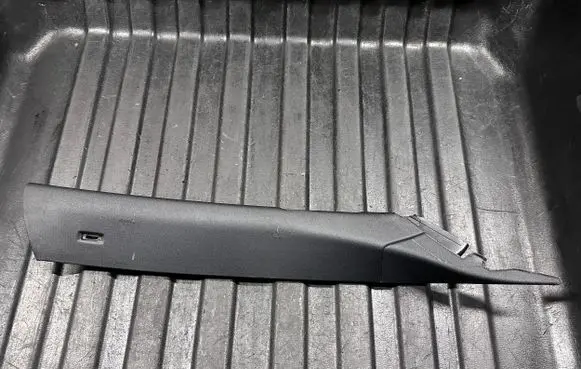 Land Rover Discovery 5 (A) pillar trim HY3203512A DK62018C20AA