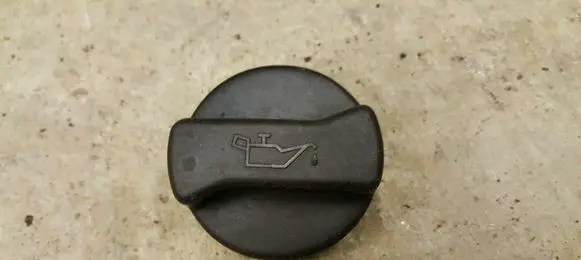 Volkswagen Golf I Oil filler cap 026103485