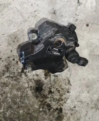 BMW 3 E46 Fuel injection high pressure pump 7788670 0445010045 013190