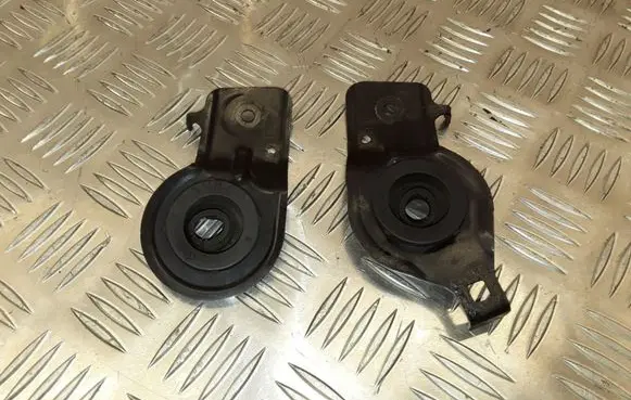 Nissan Primera Radiator mount bracket