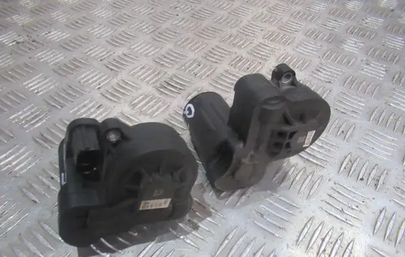 Audi RS Q3 Front Brake Caliper Pad/Carrier 