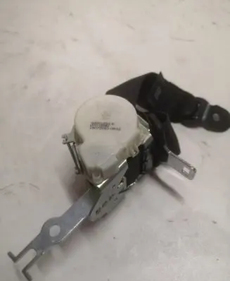 BMW 5 F10 F11 Rear seatbelt 33061254