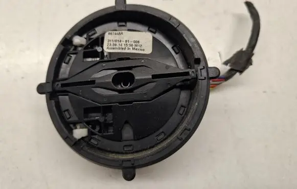 Chrysler 300C Front door wing mirror part 69744AA