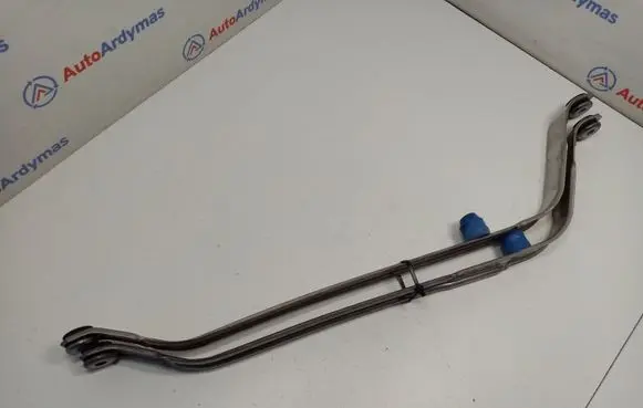 Fuel tank mounting bracket