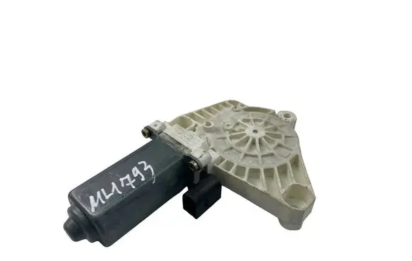 Mercedes-Benz A W169 Front door window regulator motor A1698201542
