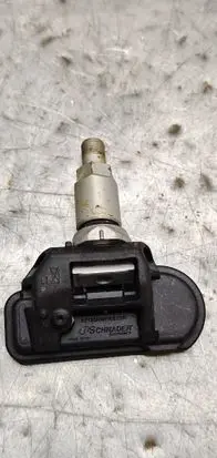 Mercedes-Benz C W204 Tire pressure sensor 2546AGG4T