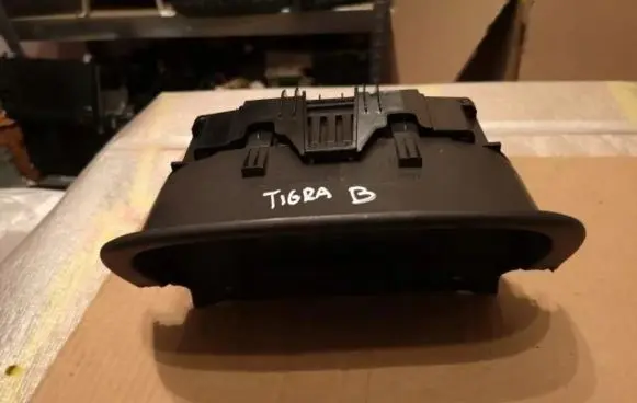 Opel Tigra B Screen/display/small screen