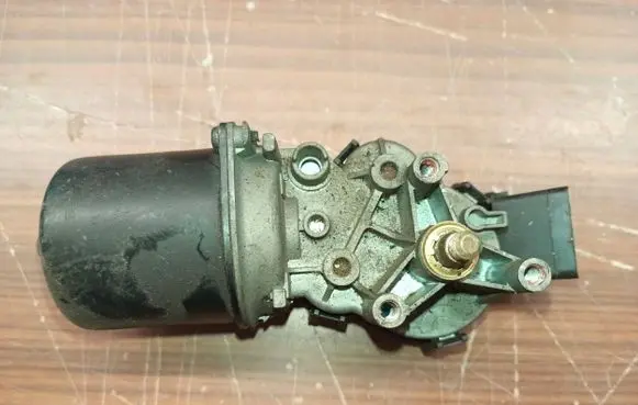 Renault Kangoo I Wiper motor