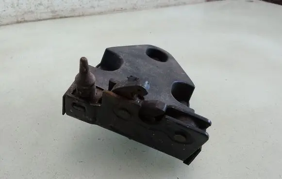 Renault Trafic II (X83) Loading door lock 