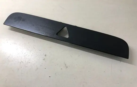 Dashboard glove box trim