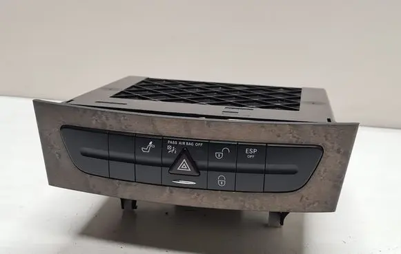 Mercedes-Benz CLS C219 Dashboard storage box/compartment 