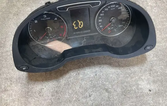 Audi Q3 8U Speedometer (instrument cluster) 8U0920940A 1173937480