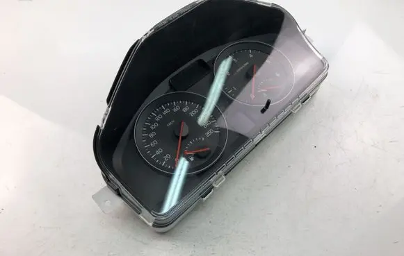 Volvo V50 Speedometer (instrument cluster) 31254776