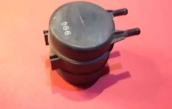 Vacuum air tank