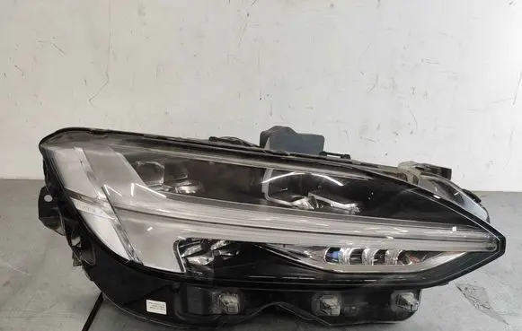 Volvo S90, V90 Headlight/headlamp 31386171