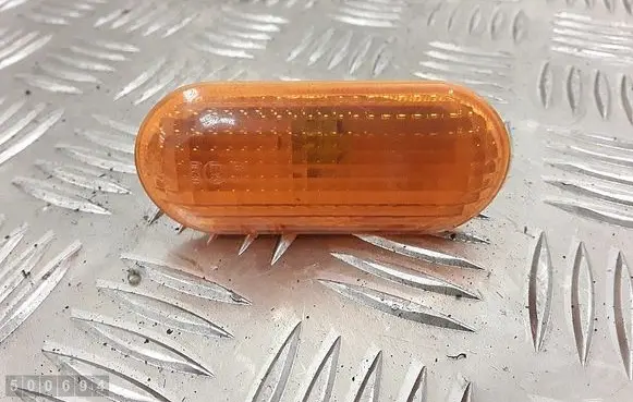 Ford Fusion Front fender indicator light 2s6a13k354ad
