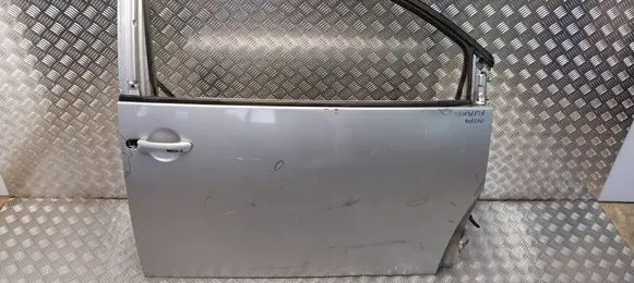 Volkswagen New Beetle Front door S26372833
