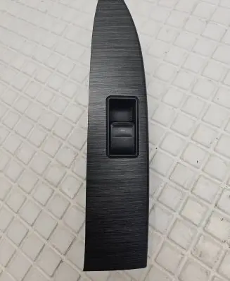 Toyota Avensis T270 Rear door window switch trim 7427205050