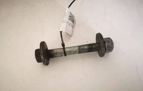Volkswagen Touareg I Nuts/bolts 