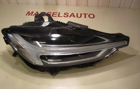 Volvo XC90 Headlight/headlamp 32133549
