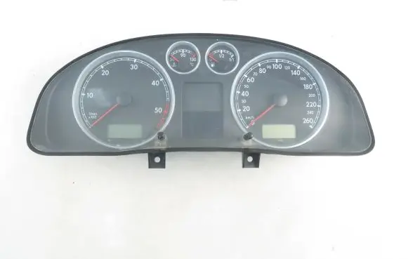 Volkswagen PASSAT B5.5 Speedometer (instrument cluster) 3B0920826A