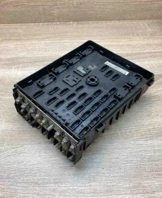 Volkswagen PASSAT B6 Fuse module 3C0937125