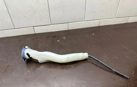 Volvo C30 Window washer liquid tank fill tube 31276411