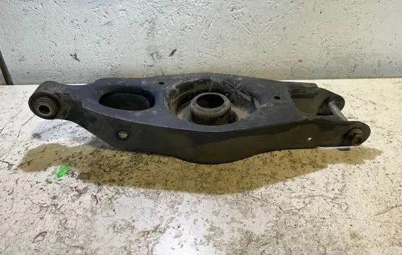 Dodge Challenger Rear upper control arm/wishbone