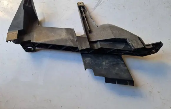 BMW X3 E83 Headlight/headlamp mounting bracket 1302073025