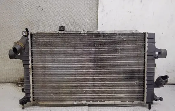 Opel Astra H Coolant radiator 13152319