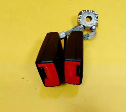 Seat Leon (1P) Middle seatbelt buckle (rear) 1K0857739F
