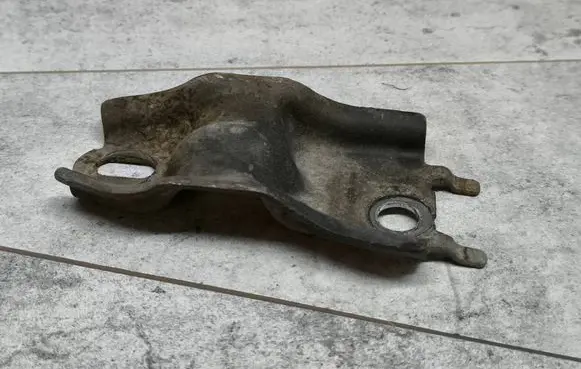 Citroen C4 Grand Picasso Sway bar bush bracket, front 96839077