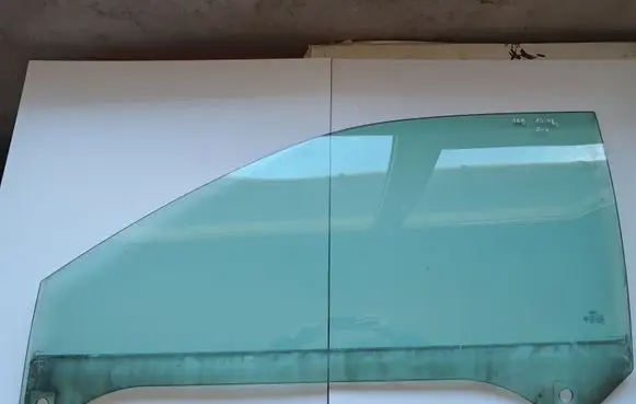 Audi A3 S3 8L Front door window/glass (coupe) 8L3845201 43R00082