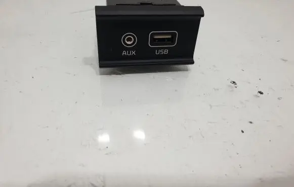KIA Niro USB socket connector 96120G5100