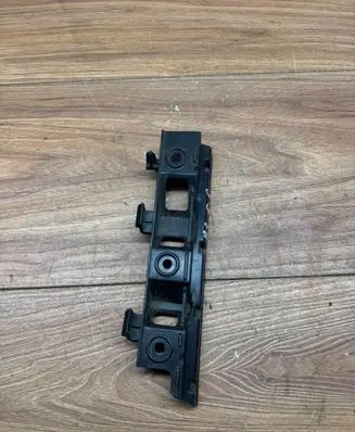 Volkswagen Golf V Front bumper mounting bracket 3C0807184