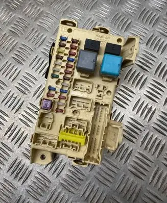 Toyota Avensis Verso Fuse box set 8922144030