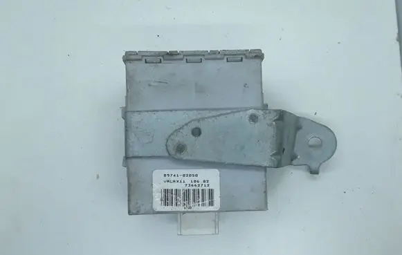 Toyota Corolla E120 E130 Door central lock control unit/module 8974102050 73662712