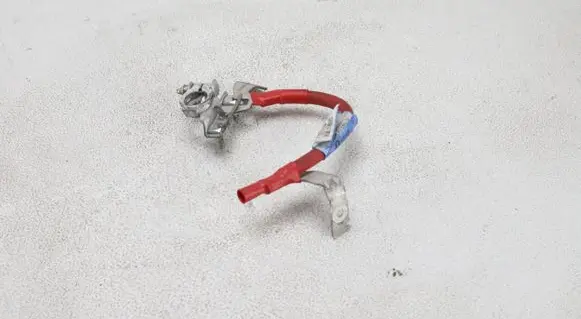 Opel Vivaro Positive cable (battery) 243866500R
