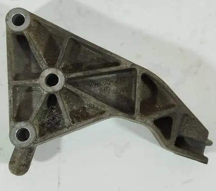 Opel Astra G Engine mounting bracket 90575233 1897019