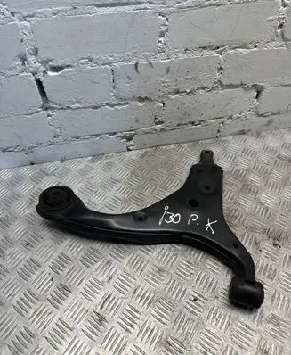 Hyundai i30 Front lower control arm/wishbone