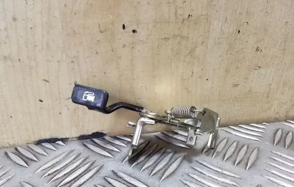 Toyota Corolla Verso AR10 Fuel cap release pull handle 