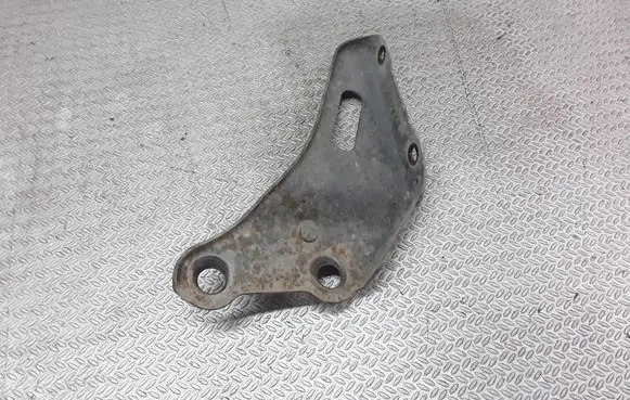 Toyota Hilux (N80, N90, N100, N110) Front bumper mounting bracket