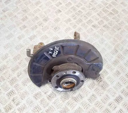 Front wheel hub