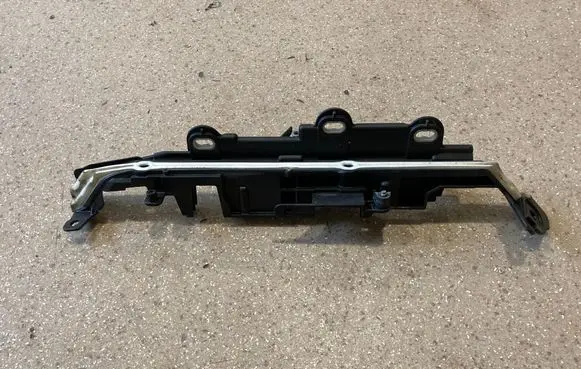 BMW 5 G30 G31 Other engine bay part 9334788 7856554