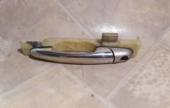 KIA Opirus Front door exterior handle