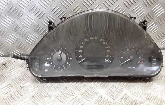 Mercedes-Benz E W211 Speedometer (instrument cluster) A2115403648