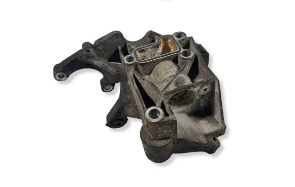 Audi Q7 4L Power steering pump mounting bracket 059145169AA