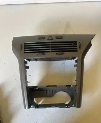 Opel Astra H Dash center air vent grill 24465731 330188061 331985437