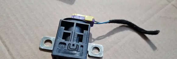 Audi A4 S4 B8 8K Battery relay fuse 4F0915519