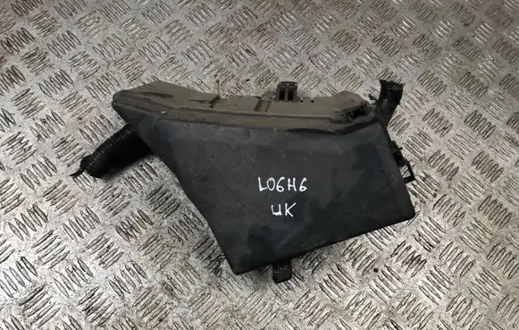 Subaru Legacy Fuse module 82241AG010